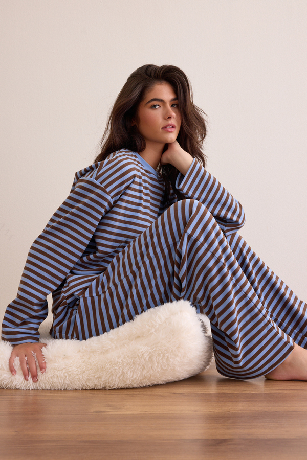 Weekend Stripe Lounge Top Detail 3 - Altar'd State