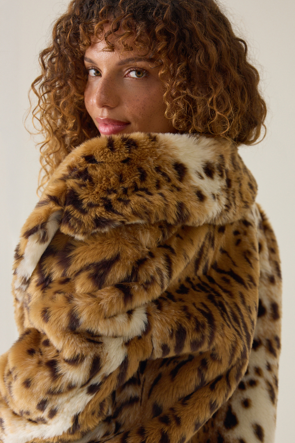 Sherah Cheetah Faux Fur Coat Detail 5 - Altar'd State