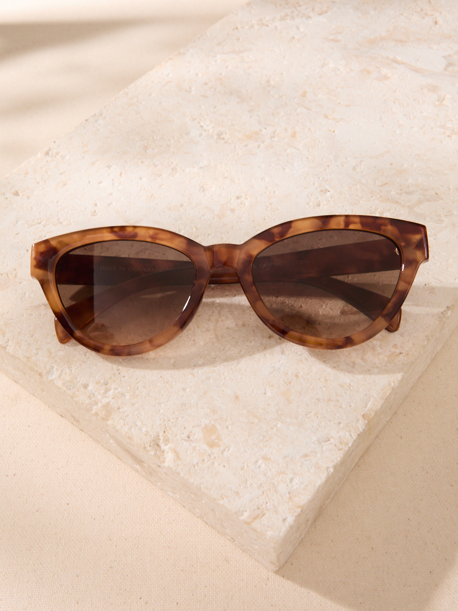 Moxie Cat-Eye Sunglasses in Tortoise | Altar'd State