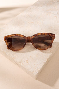Moxie Cat-Eye Sunglasses - Altar'd State