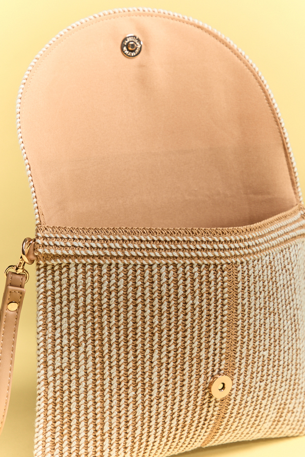 Woven Envelope Crossbody Detail 3 - Altar'd State