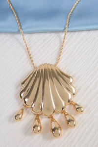 Golden Tide Shell Pendant Necklace Detail 5 - Altar'd State