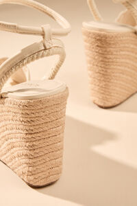 Aryell Shell Wedges Detail 6 - Altar'd State