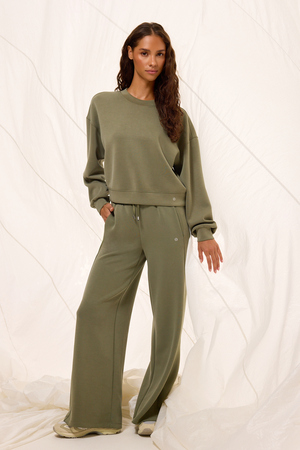 Supersoft Crew Pullover - Altar'd State