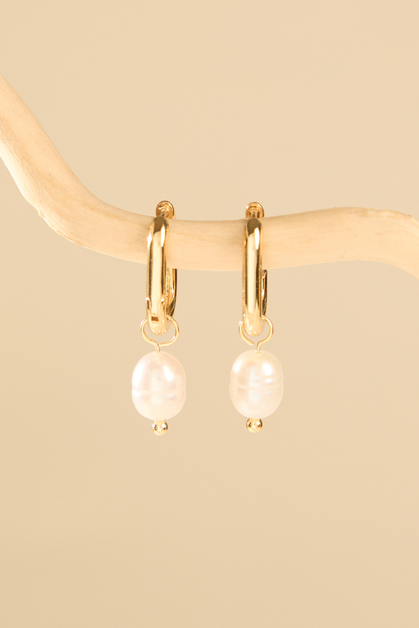 Pearl Drop Earring Detail 2 - Altar'd State