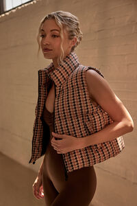 Houndstooth Scout Puff Vest Detail 3 - Altar'd State