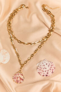 Double Layered Shell Necklace Detail 3 - Altar'd State