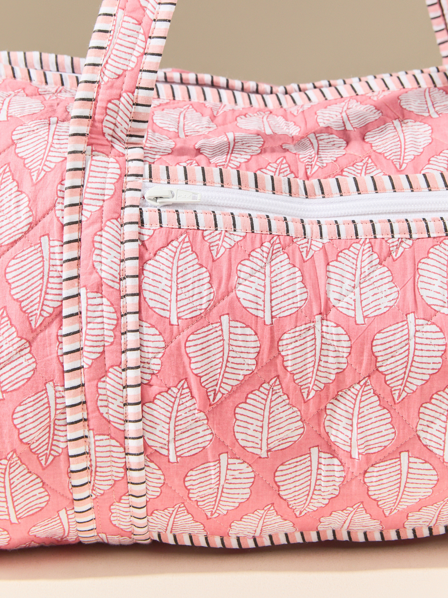 Coral Tropics Duffel Bag in Coral & Ivory | Altar'd State