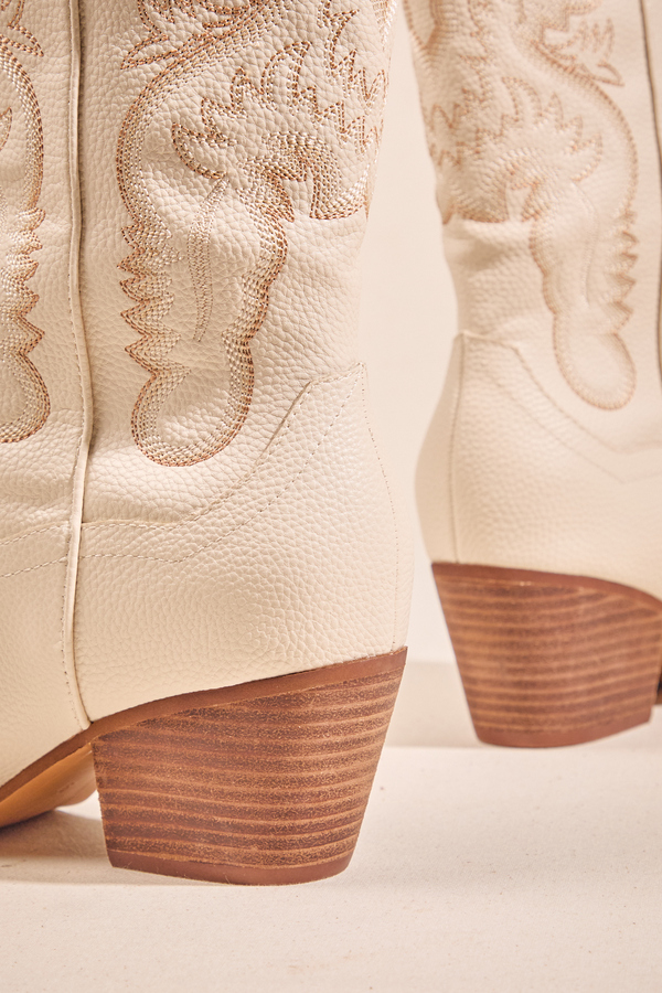 Lucerne Western Boot Detail 4 - Altar'd State