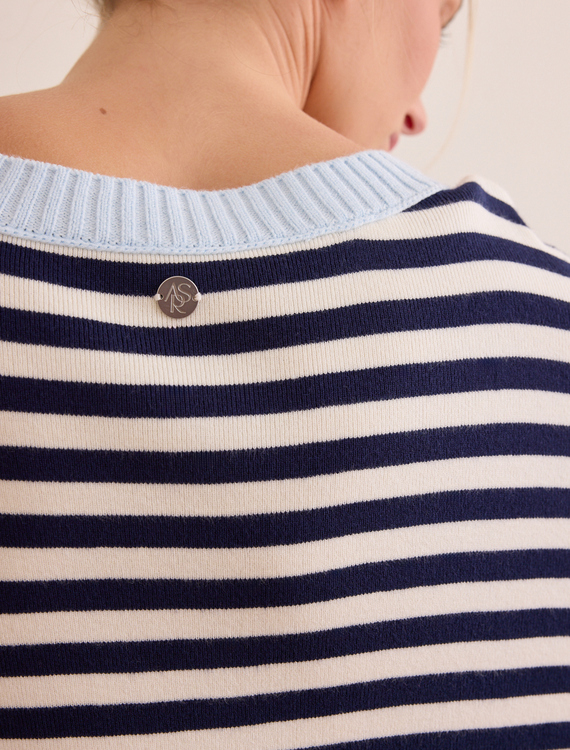 Active Leisure Club Pullover Detail 8 - Altar'd State