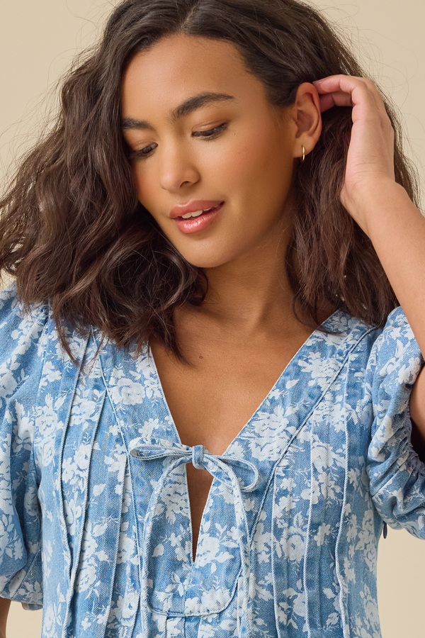 Evie Puff Sleeve Denim Romper Detail 2 - Altar'd State