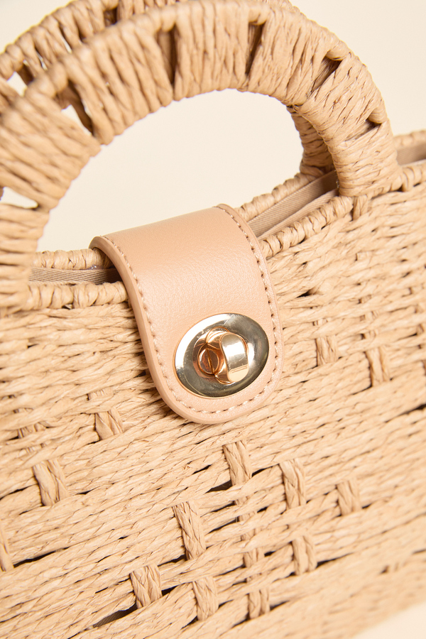 Raffia Retreat Crossbody Detail 4 - Altar'd State