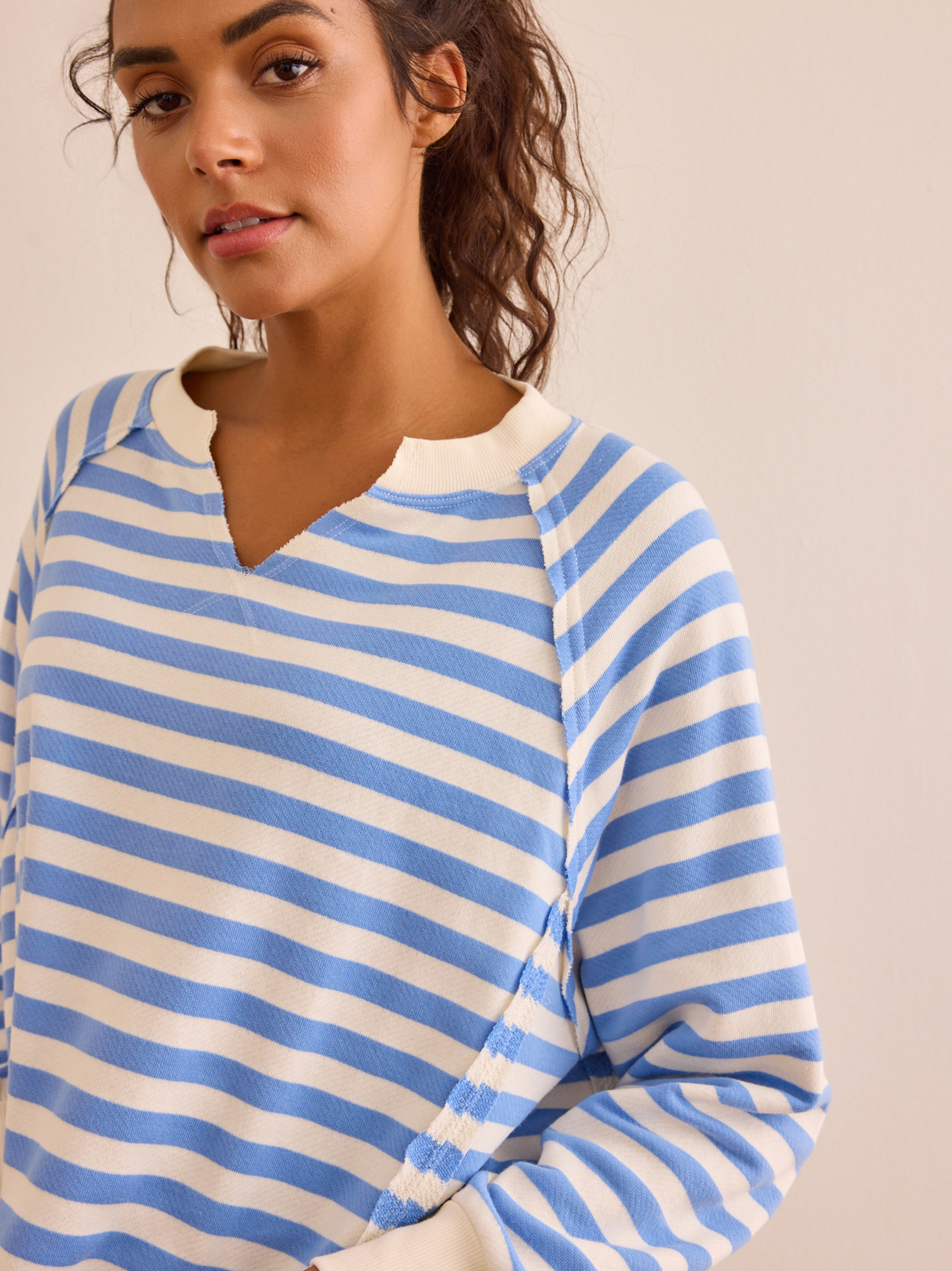 Align V-Neck Pullover in Blue | AS Revival