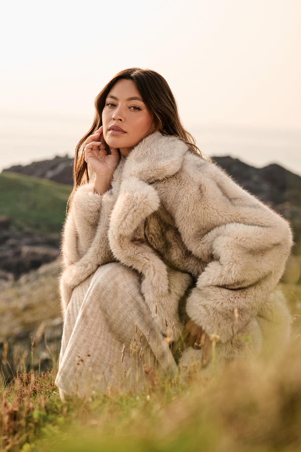 August Faux Fur Coat Detail 4 - Altar'd State