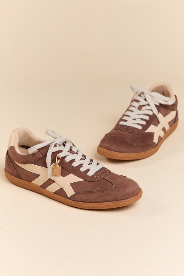 Sasha Sneakers Detail 2 - Altar'd State