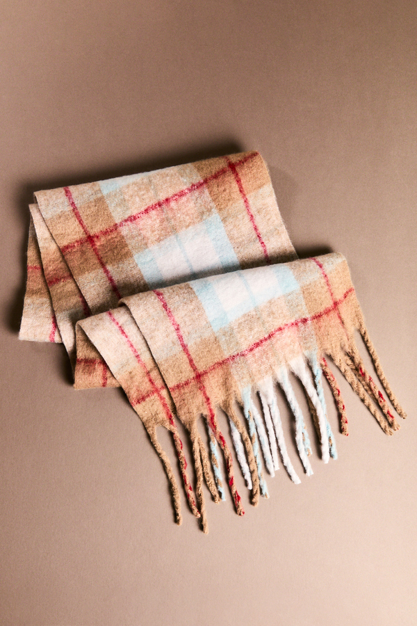 Lennon Plaid Scarf Detail 4 - Altar'd State