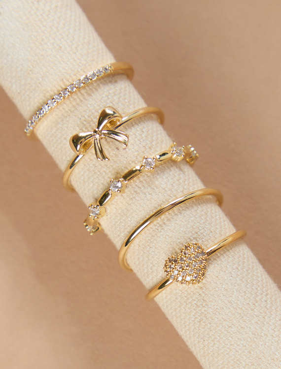 Glitzy Bow and Heart Ring Set Detail 1 - Altar'd State