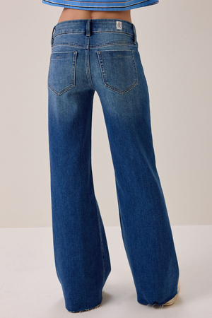 Sammie Low Rise Jeans - Altar'd State