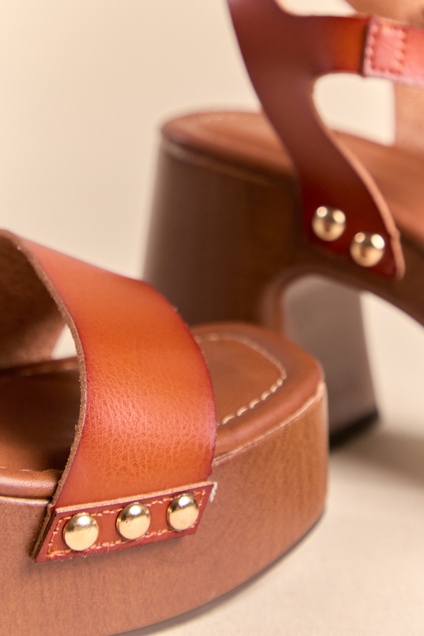 Debbie Brown Heel Detail 2 - Altar'd State