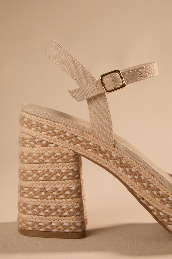 Dakotta Twisted Platform Heel Detail 5 - Altar'd State