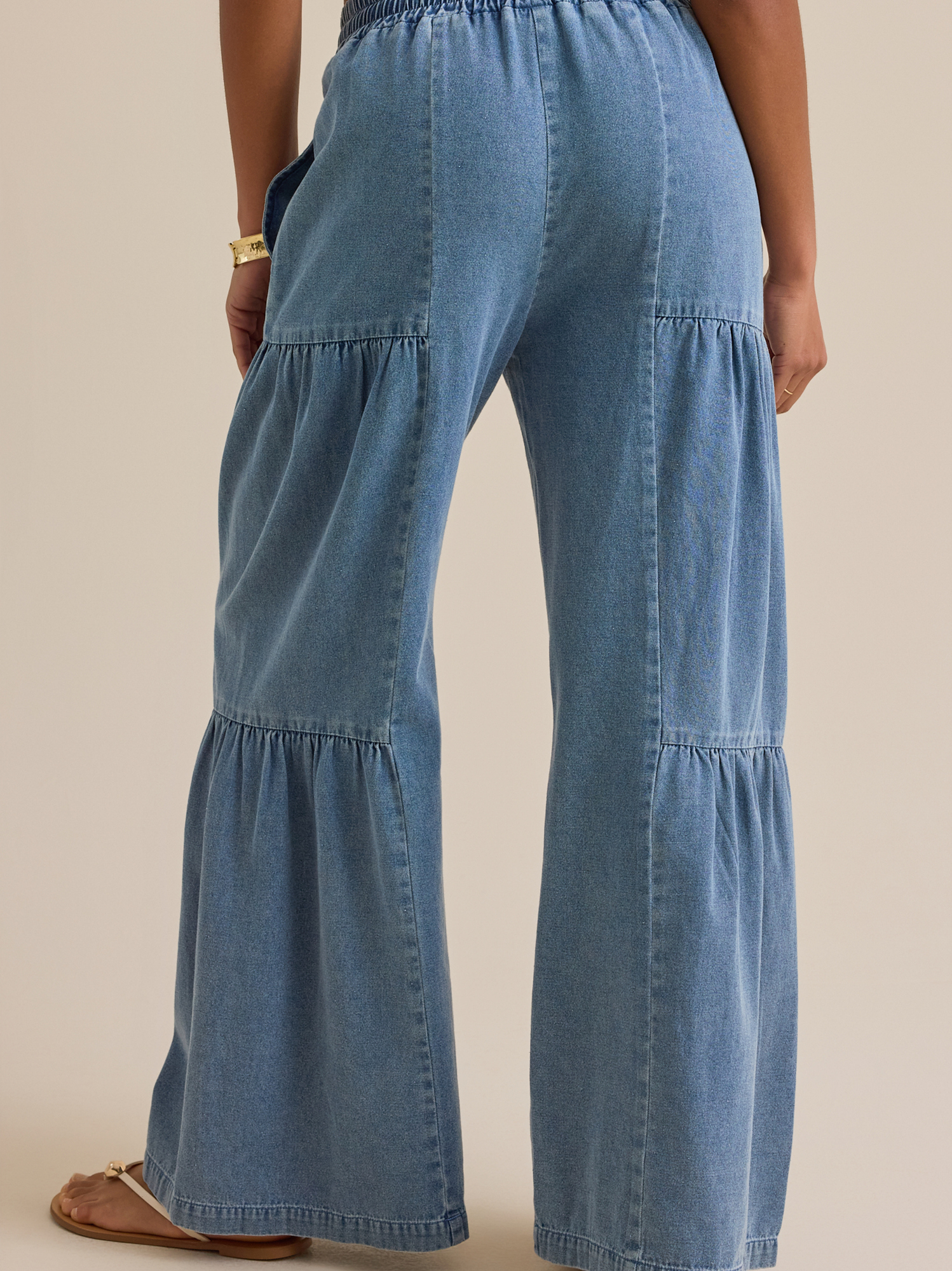 Tillie Wide Leg Pant in Light Wash | Altar'd State