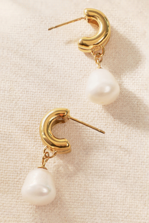18K Gold Tatum Pearl Hoop Earrings - Altar'd State - 