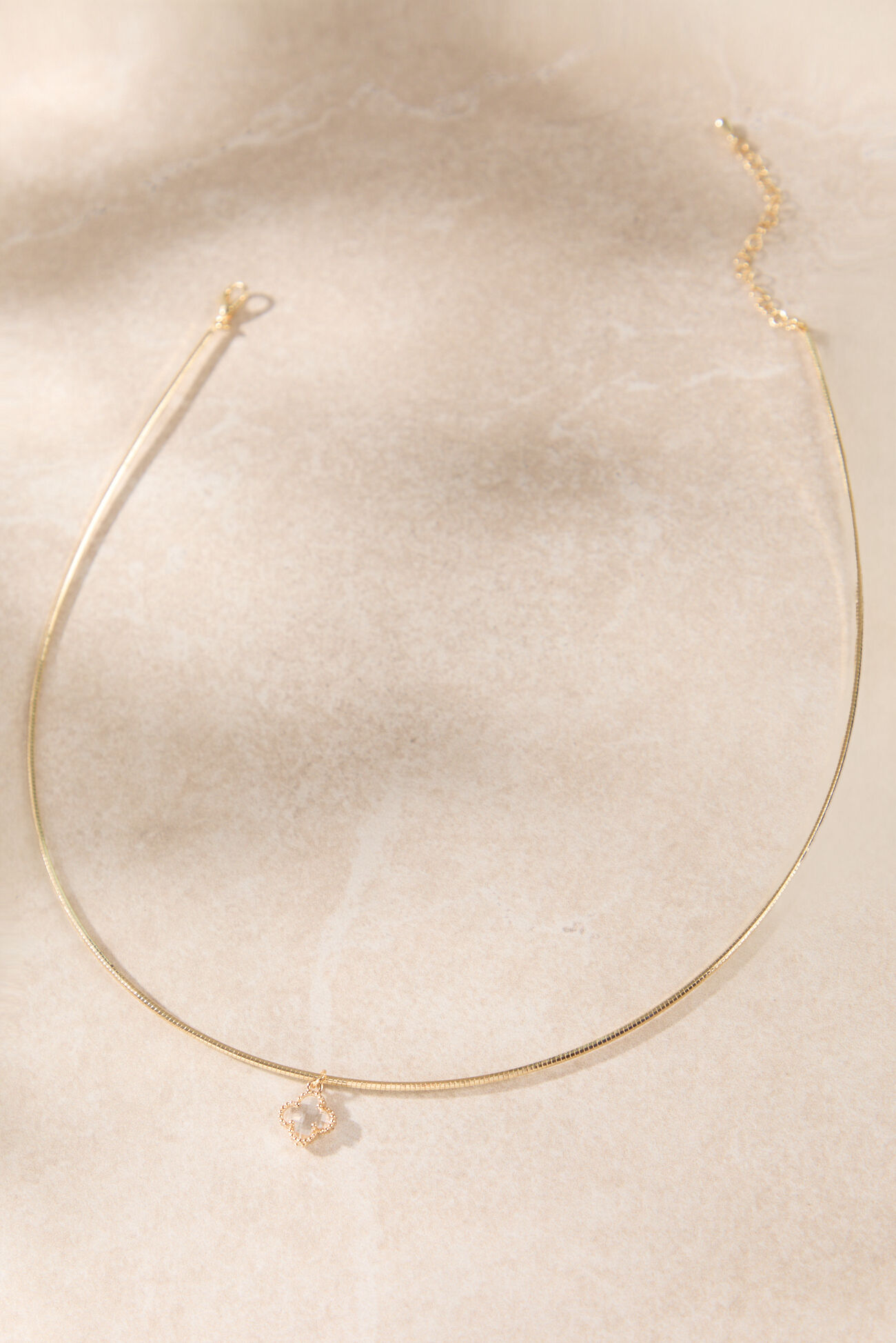 18K Gold Clover Wire Necklace