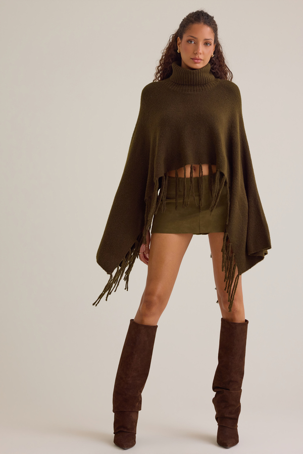 Emmaline Fringe Poncho Detail 3 - Altar'd State