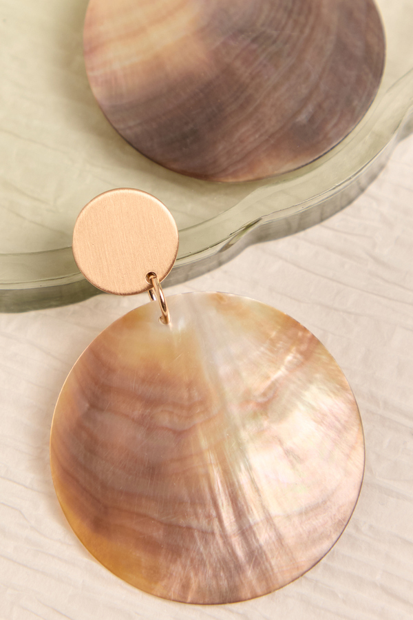 Statement Shell Drop Earrings Detail 3 - Altar'd State