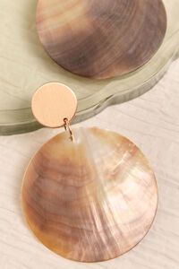 Statement Shell Drop Earrings Detail 3 - Altar'd State