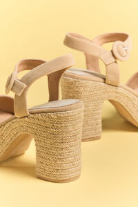 Jana Woven Wedge Detail 2 - Altar'd State