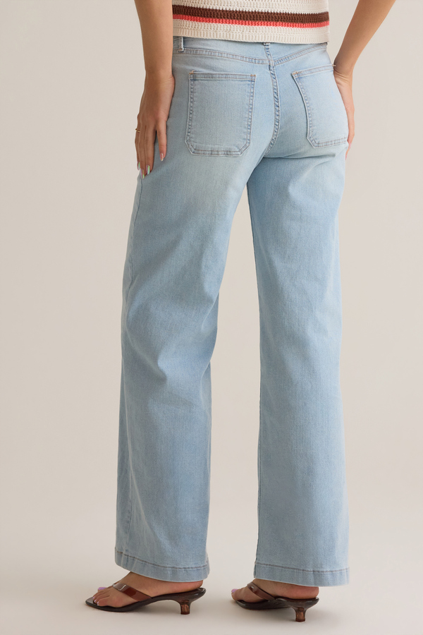 Braylee Straight Leg Jeans Detail 3 - Altar'd State