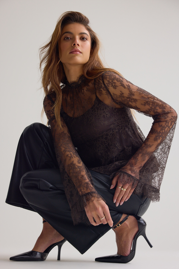 Maile Lace Flare Top Detail 3 - Altar'd State