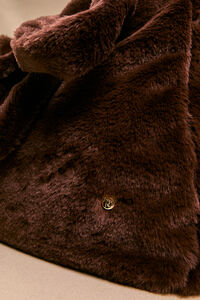 Alpine Plush Tote Detail 2 - Altar'd State