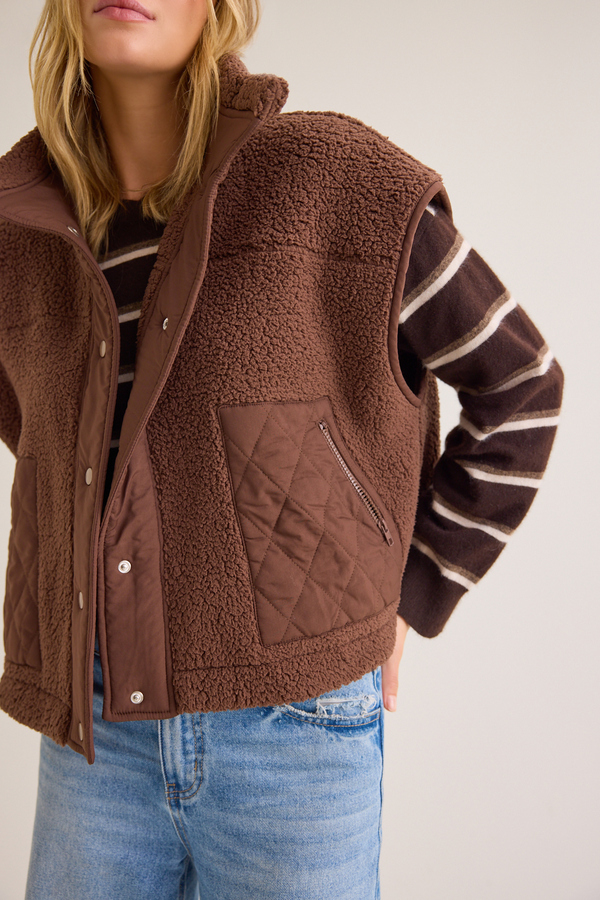 Kaia Sherpa Vest Detail 3 - Altar'd State