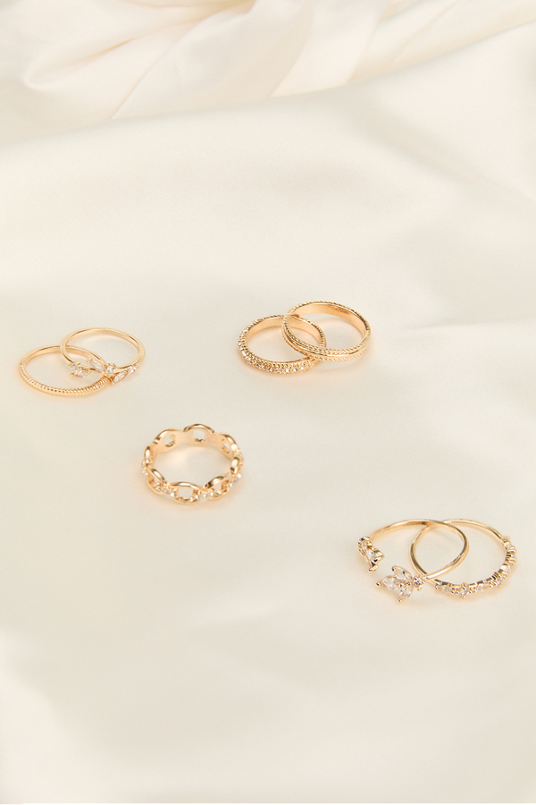Chloe Ring Set Detail 2 - Altar'd State