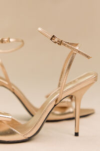 Gianna Bow Heels Detail 4 - Altar'd State