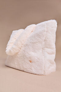 Alpine Plush Tote Detail 3 - Altar'd State
