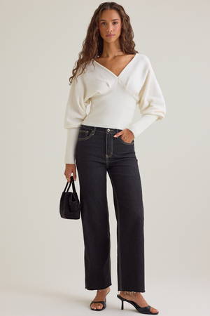 Kora Fitted V-Neck Sweater - Altar'd State
