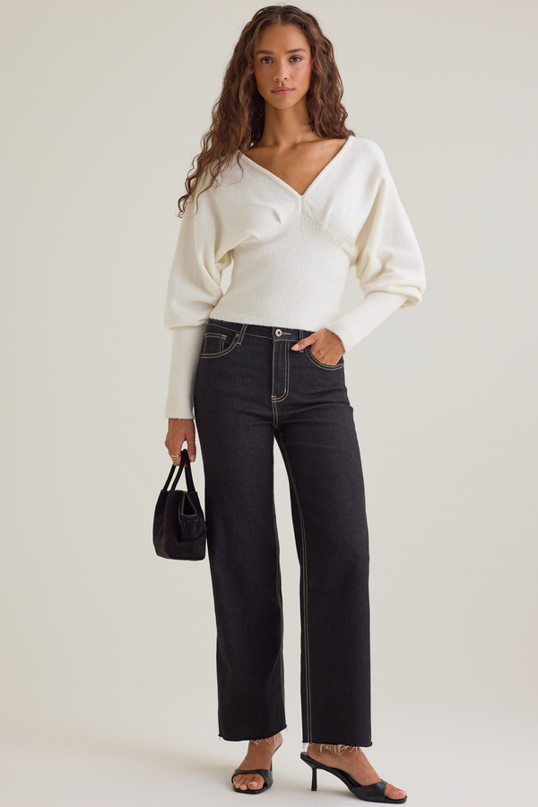 Kora Fitted V-Neck Sweater Detail 3 - Altar'd State