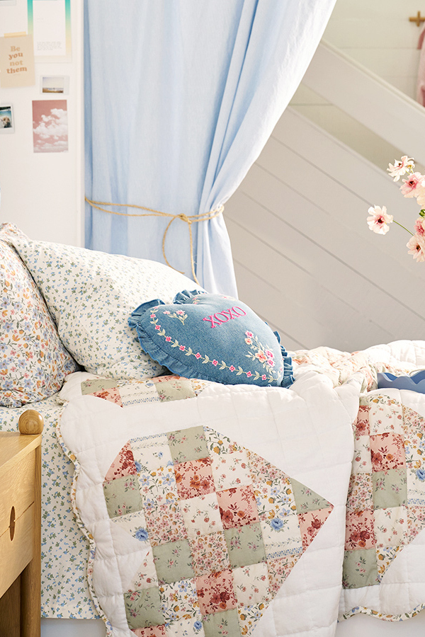 Aubrie Floral Quilt Detail 2 - Altar'd State