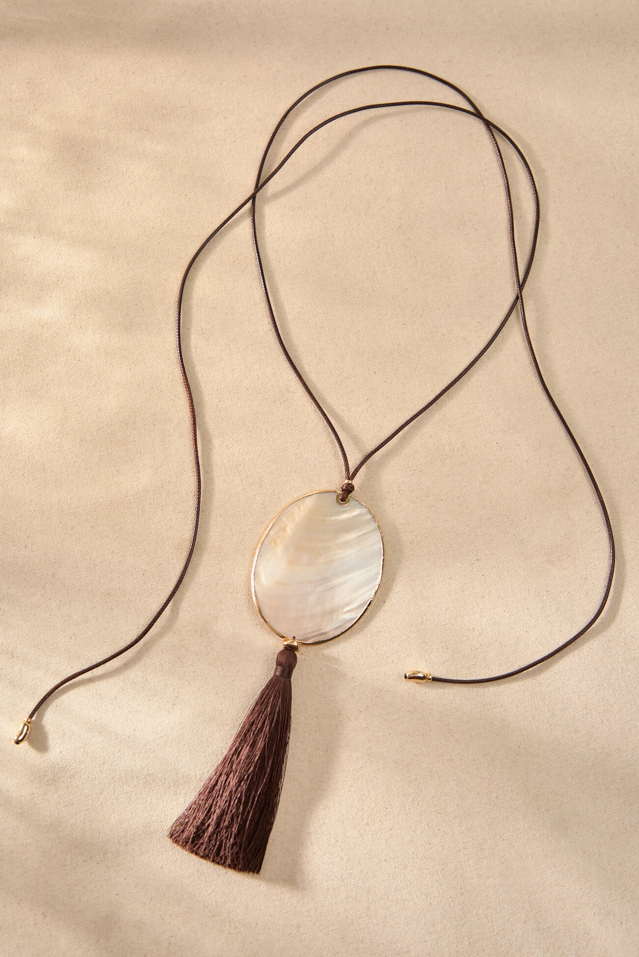 Fresh Shell Cord Necklace
