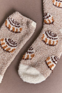 Cinnamon Roll Fuzzy Socks Detail 3 - Altar'd State