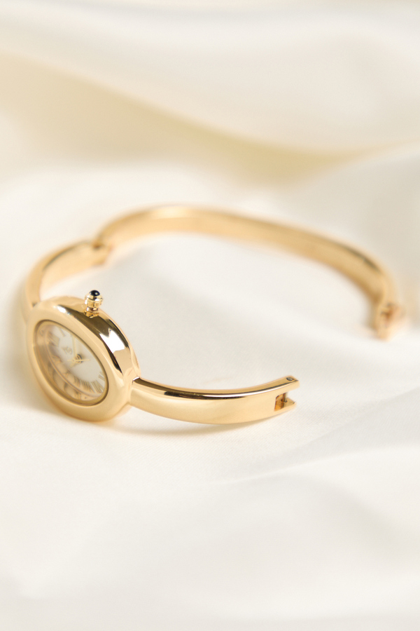 Kara Oval Bangle Watch Detail 3 - Altar'd State