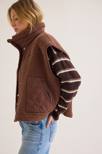 Kaia Sherpa Vest Detail 4 - Altar'd State