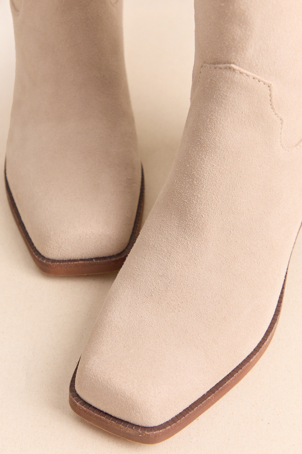 Romie Boot by Dolce Vita Detail 3 - Altar'd State