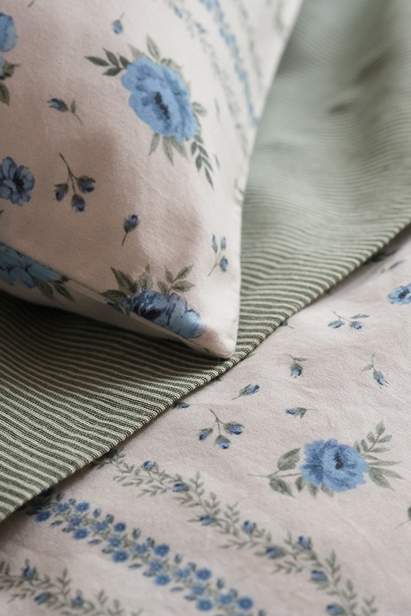 Aurora Cotton Duvet Cover Detail 4 - Altar'd State
