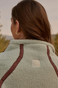 Cloud Comfort Sherpa Detail 4 - Altar'd State
