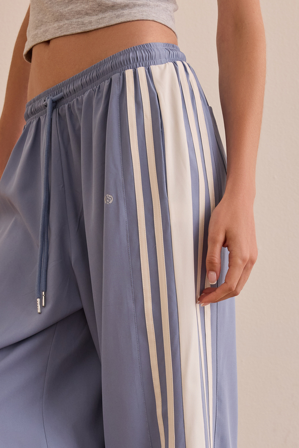 Run This Back Side Stripe Pant Detail 6 - Altar'd State