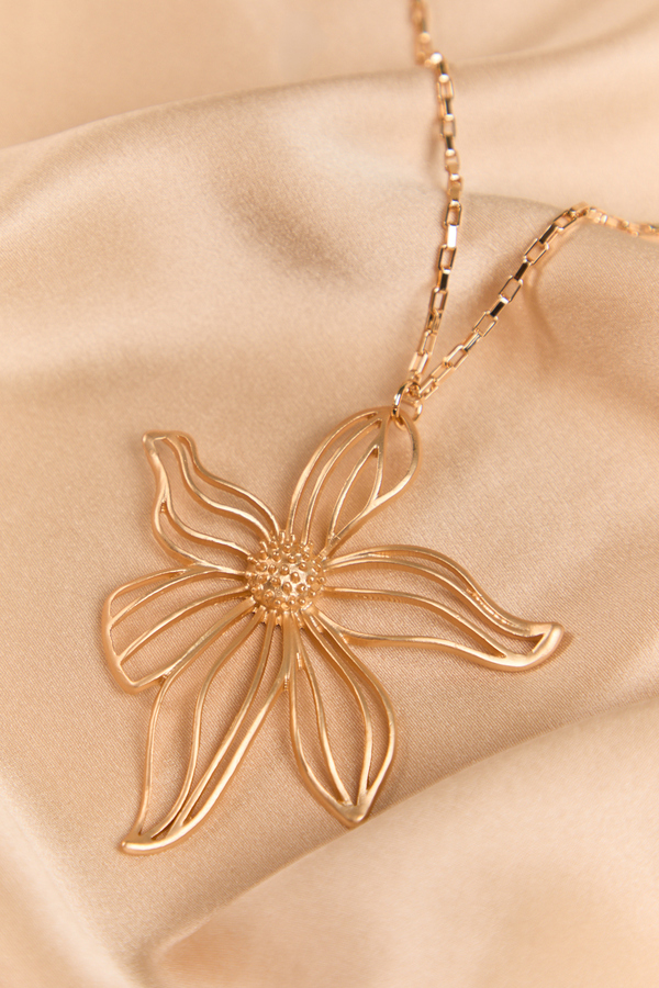Open Floral Statement Necklace Detail 2 - Altar'd State
